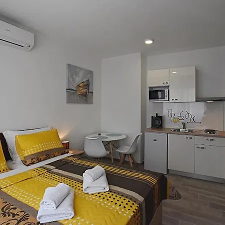 Roko & Borna Apartmán *