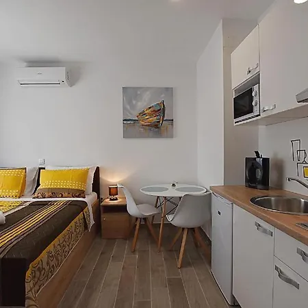 Apartment Roko & Borna Free Public Parking *