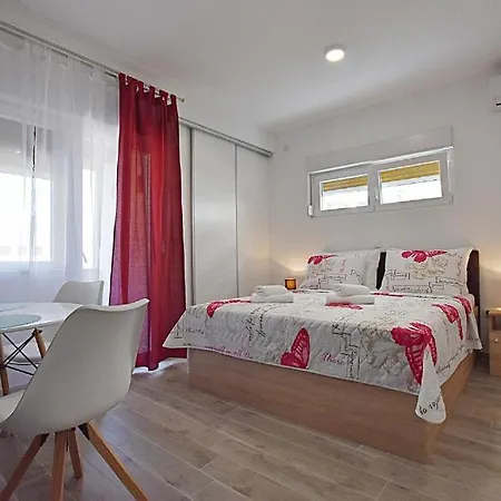 Roko & Borna Free Public Parking Apartment *
